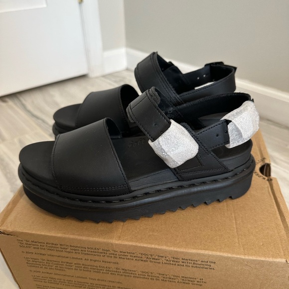 NWT Dr.Martens Voss Platform Sandal Black Hyrdo Leather Size 8 - Picture 5 of 6
